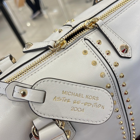 Michael Kors Astor Large Studded Leather - Picture 11 of 14